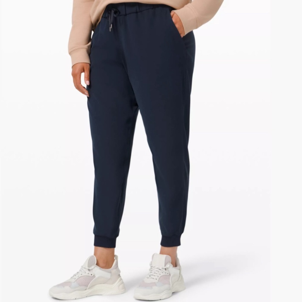 Lululemon ON THE FLY JOGGER 28" *WOVEN size 12